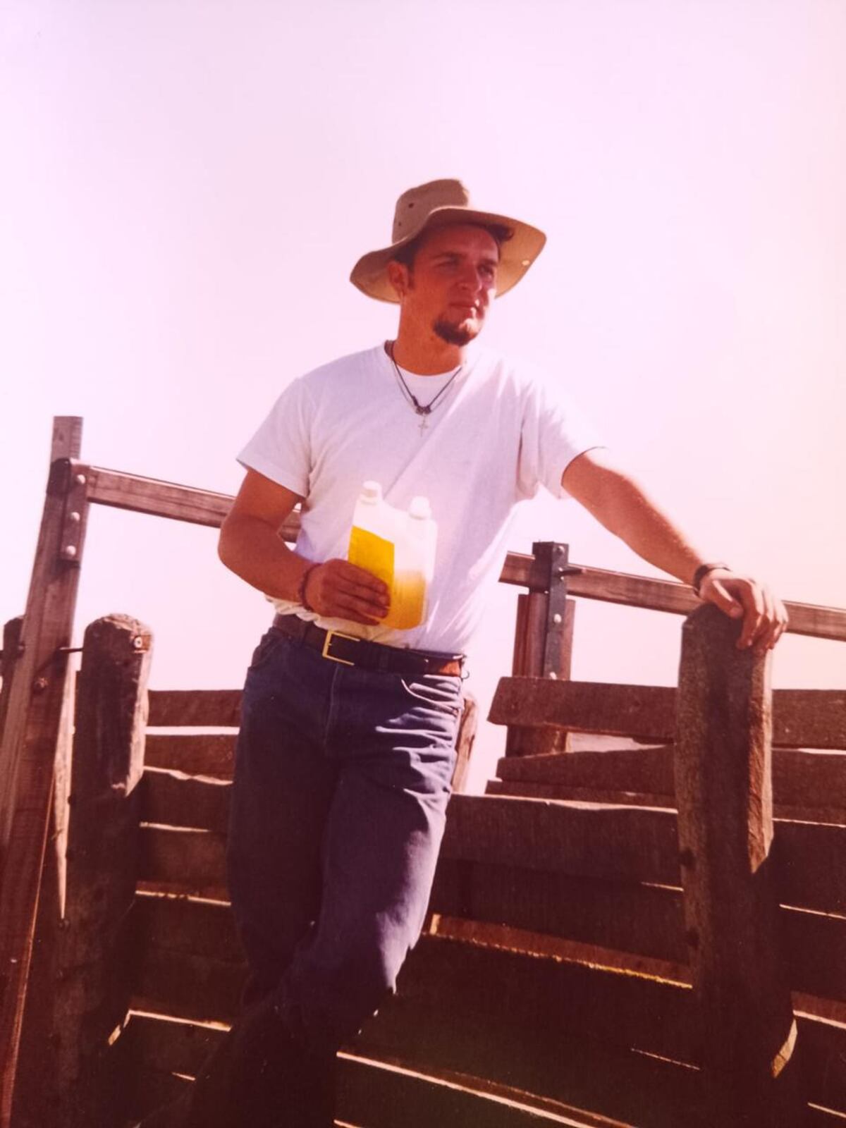 Christian Baldovin en el campo que su mamá compró en Santa Fe, en San Cristóbal. (Gentileza)