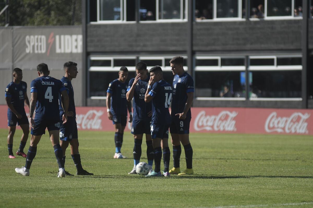 Tallers en su visita a Riestra por Copa de la Liga 2024. (Federico López Claro /La Voz).