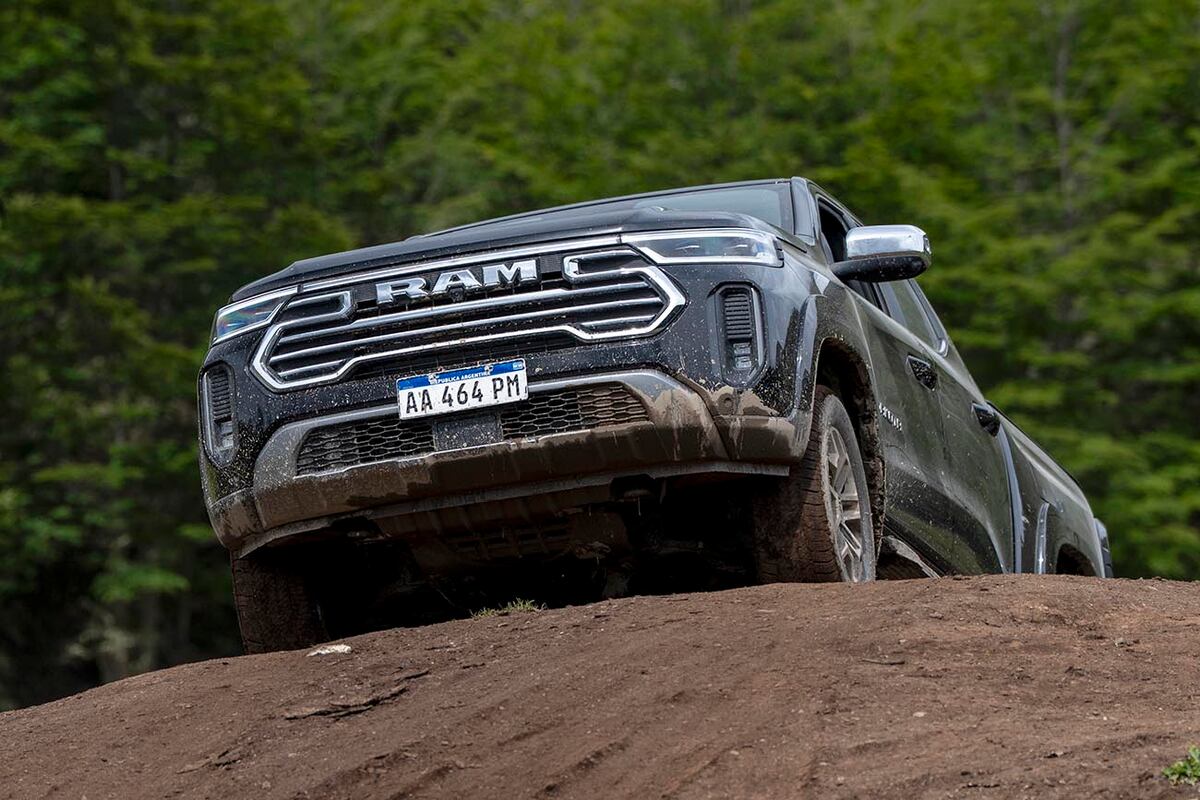 La Ram Dakota asoma como una de las pick-ups medianas más lujosas del segmento.