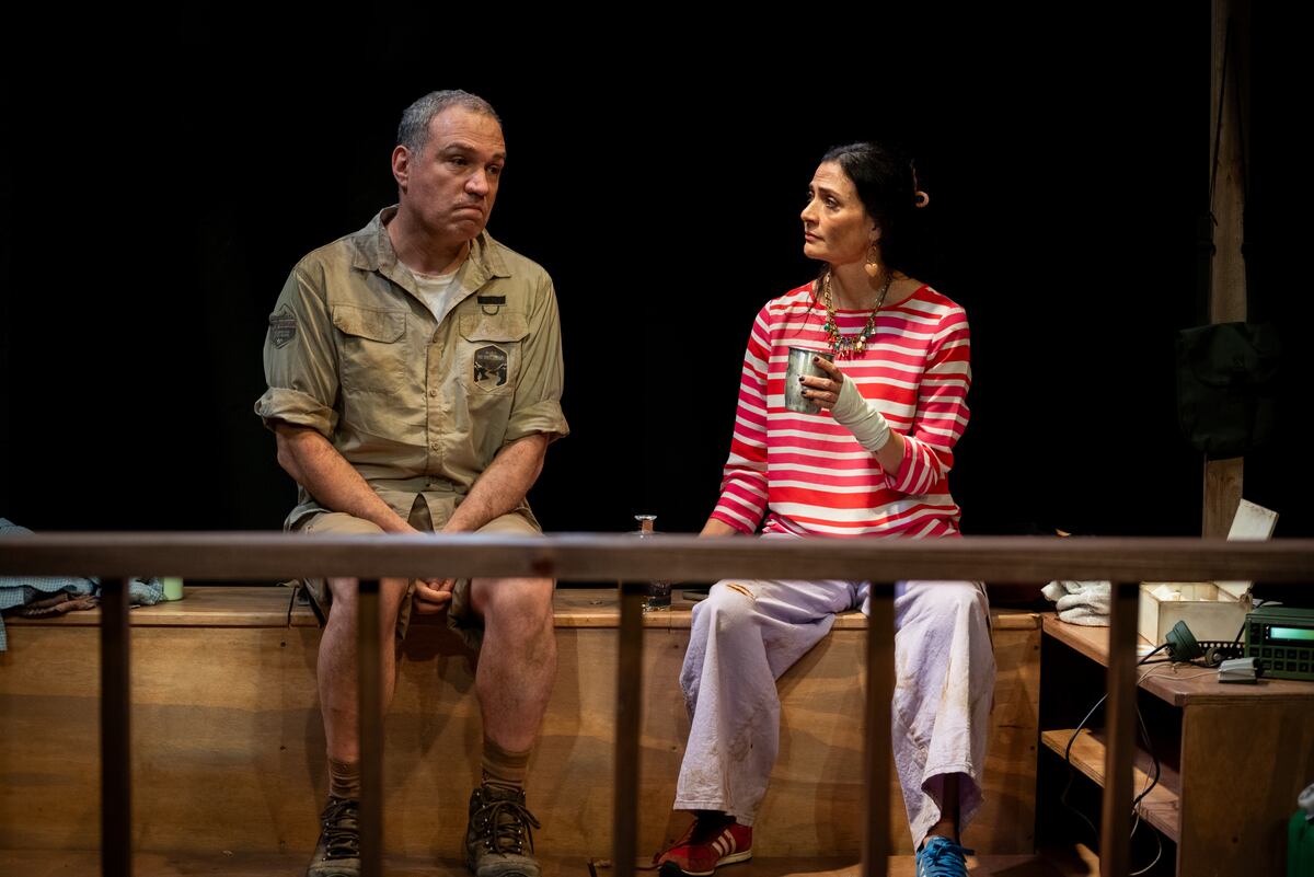 Ana María Orozco y Salvador del Solar protagonizan la obra escrita y dirigida por Francisco Lumerman. (Gentileza de la obra).