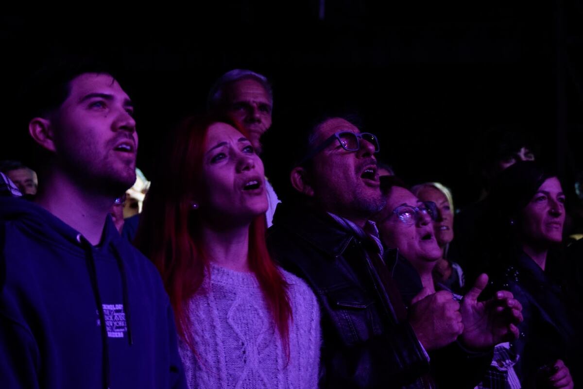 Miguel Mateos en su show "40 años Rockas Vivas", en el Quality Espacio. (Gentileza Nany Palazzini)