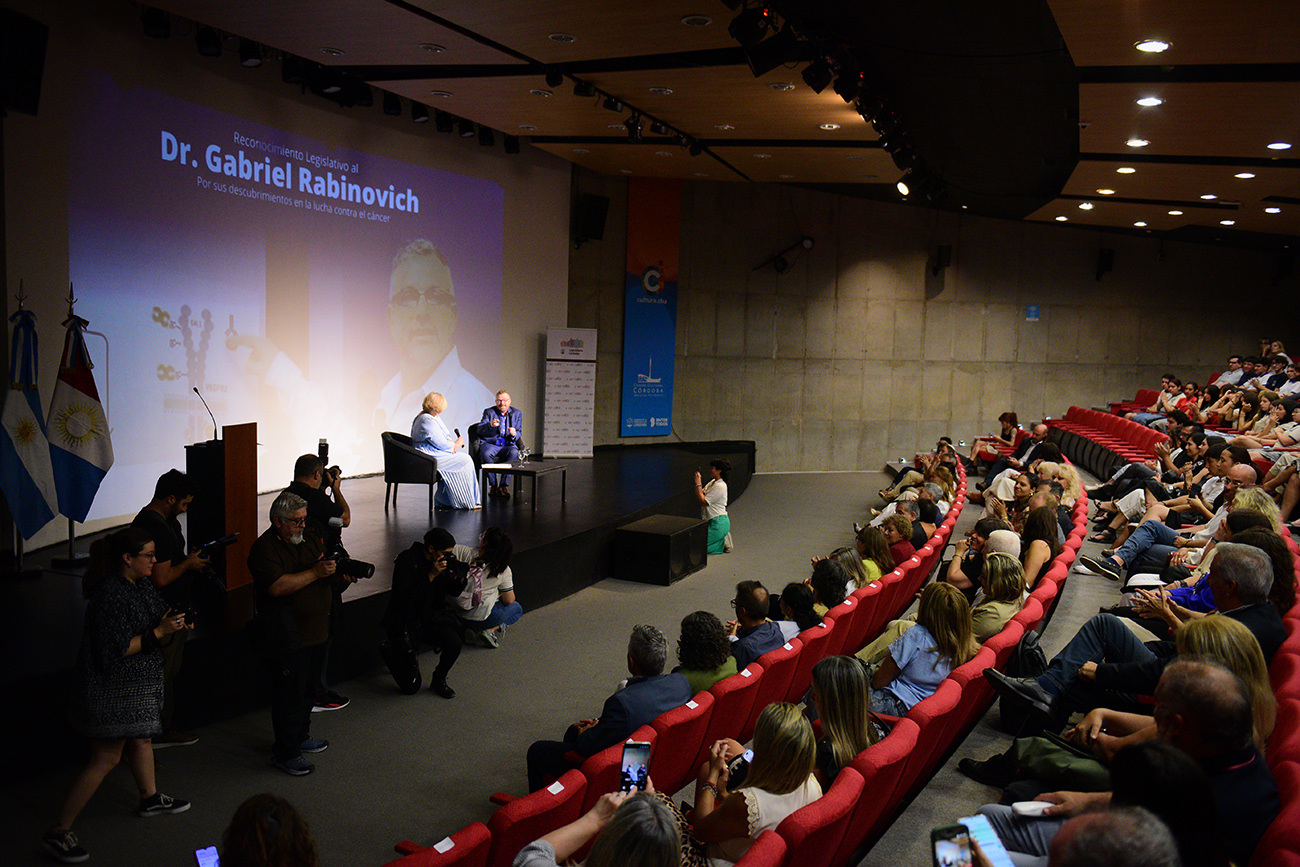 Reconocimiento legislativo a Gabriel Rabinovich, en el Centro Cultural Córdoba . Foto: José Hernández / La Voz