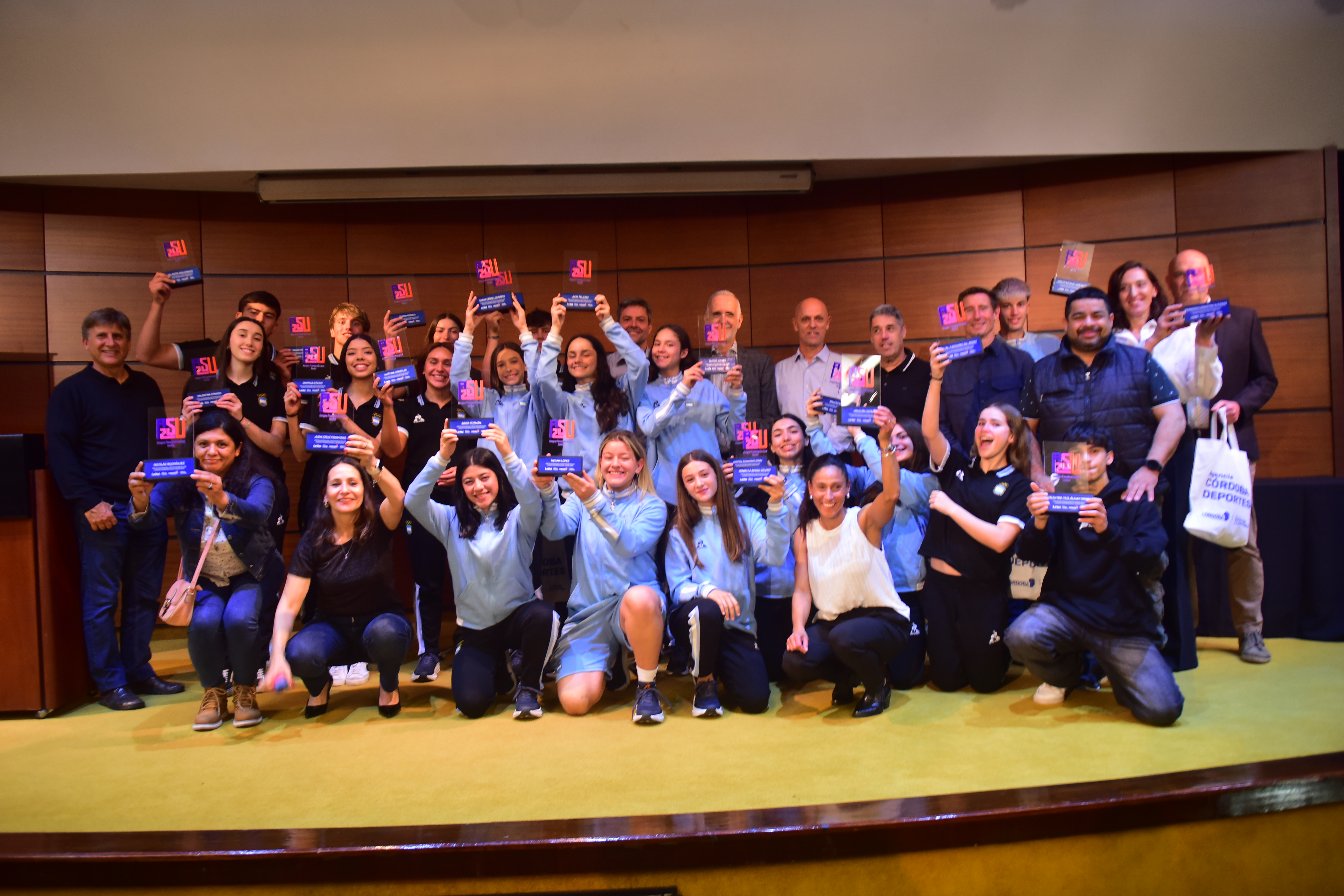 Agasajo con los deportistas cordobeses participantes en los Juegos Panamericanos Junior en el Auditorio de La Voz con la presencia de autoridades de Córdoba Deportes. (Javier Ferreyra / La Voz)