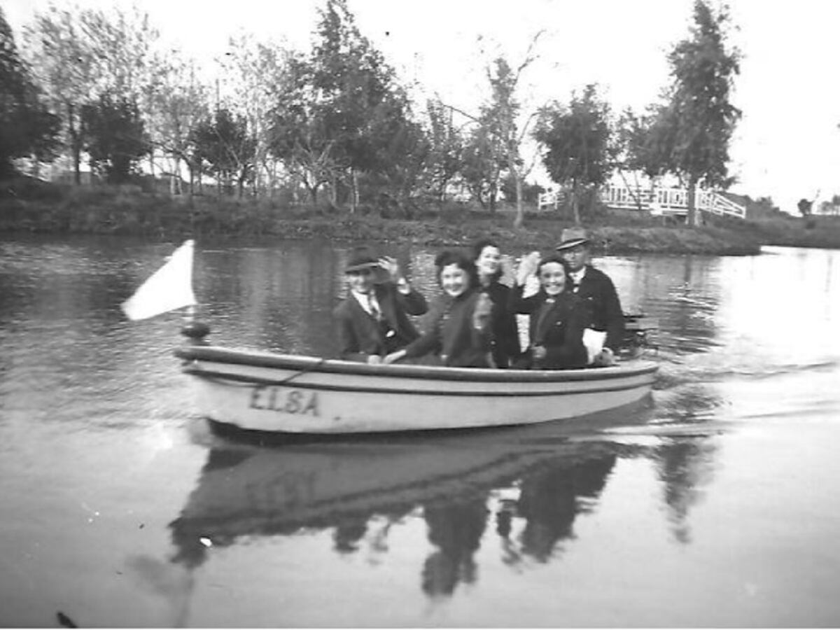 Imagen del pasado. En sus orígenes, el Parque Cincuentenario tuvo el primer lago artificial del departamento San Justo, lo que se quiere recuperar.