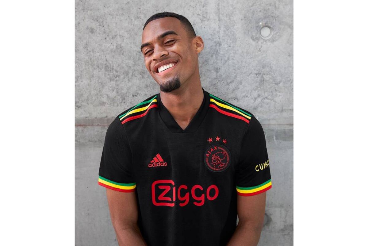 Tercera camiseta del Ajax sobre Bob Marley.