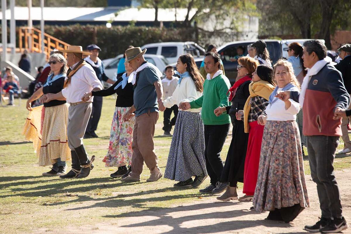 Los Reartes se prepara para el festejo del 25 de mayo con el mayor pericón nacional. (La Voz)