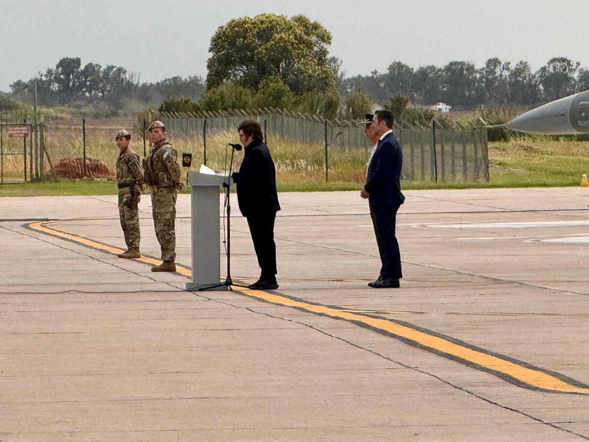 Javier Milei, durante su discurso por la llegada de los F-16 a Córdoba (Tomás Fregueiro/LaVoz).