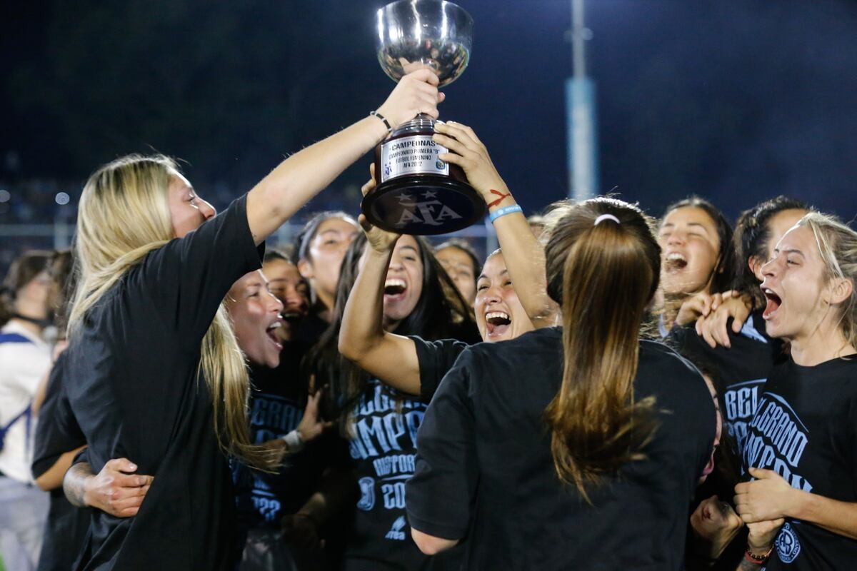 El equipo femenino logró el campeonato y el ascenso 2022. (Foto: Belgrano)