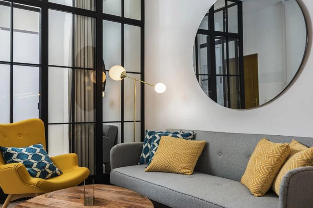 Antes de comprar un sillón nuevo, considerá las medidas de tu living.  Procurá equilibrio y armonía en sus dimensiones.
