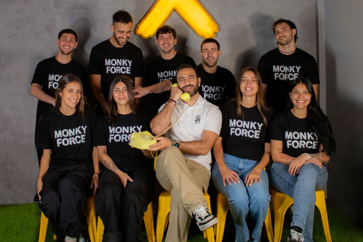 Gastón Giussani y el equipo de Monkyforce, la marca de ropa deportiva cordobesa con proyección internacional. Foto: prensa.