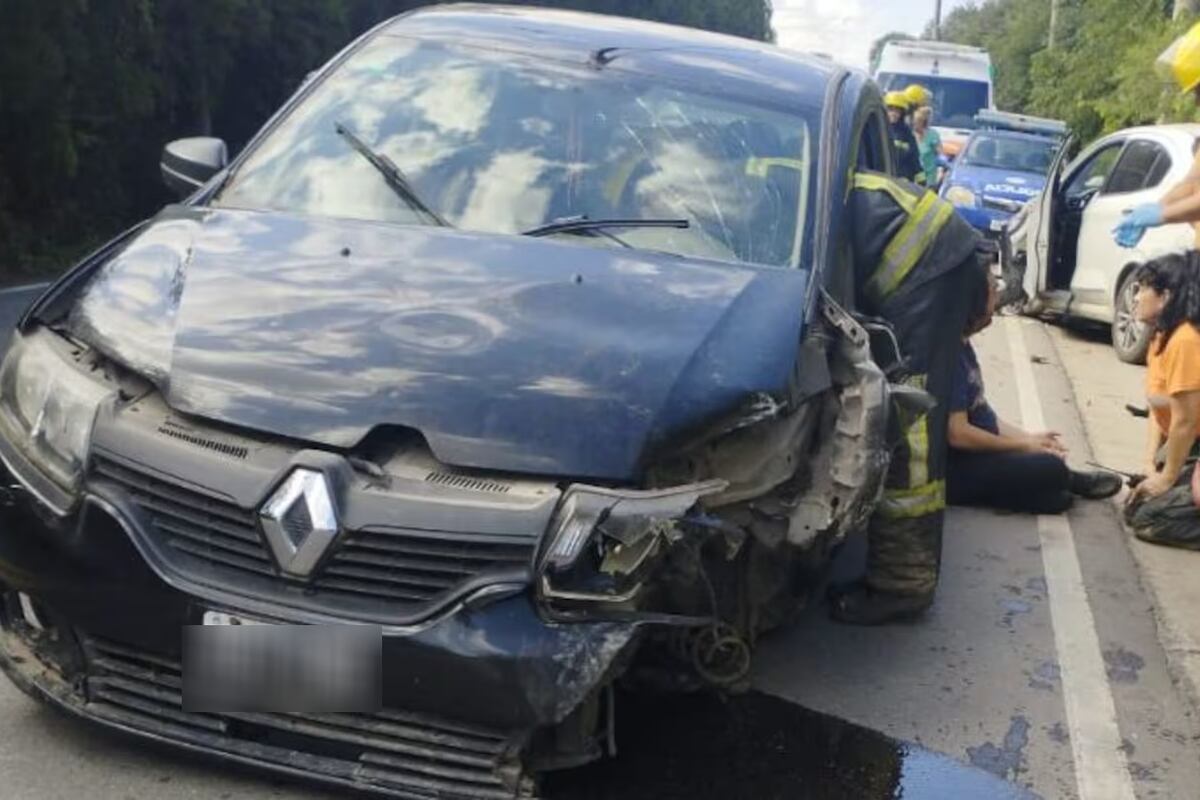 Choque múltiple en Sierras Chicas. Murió un motociclista y hay otro conductor herido. (El Doce)