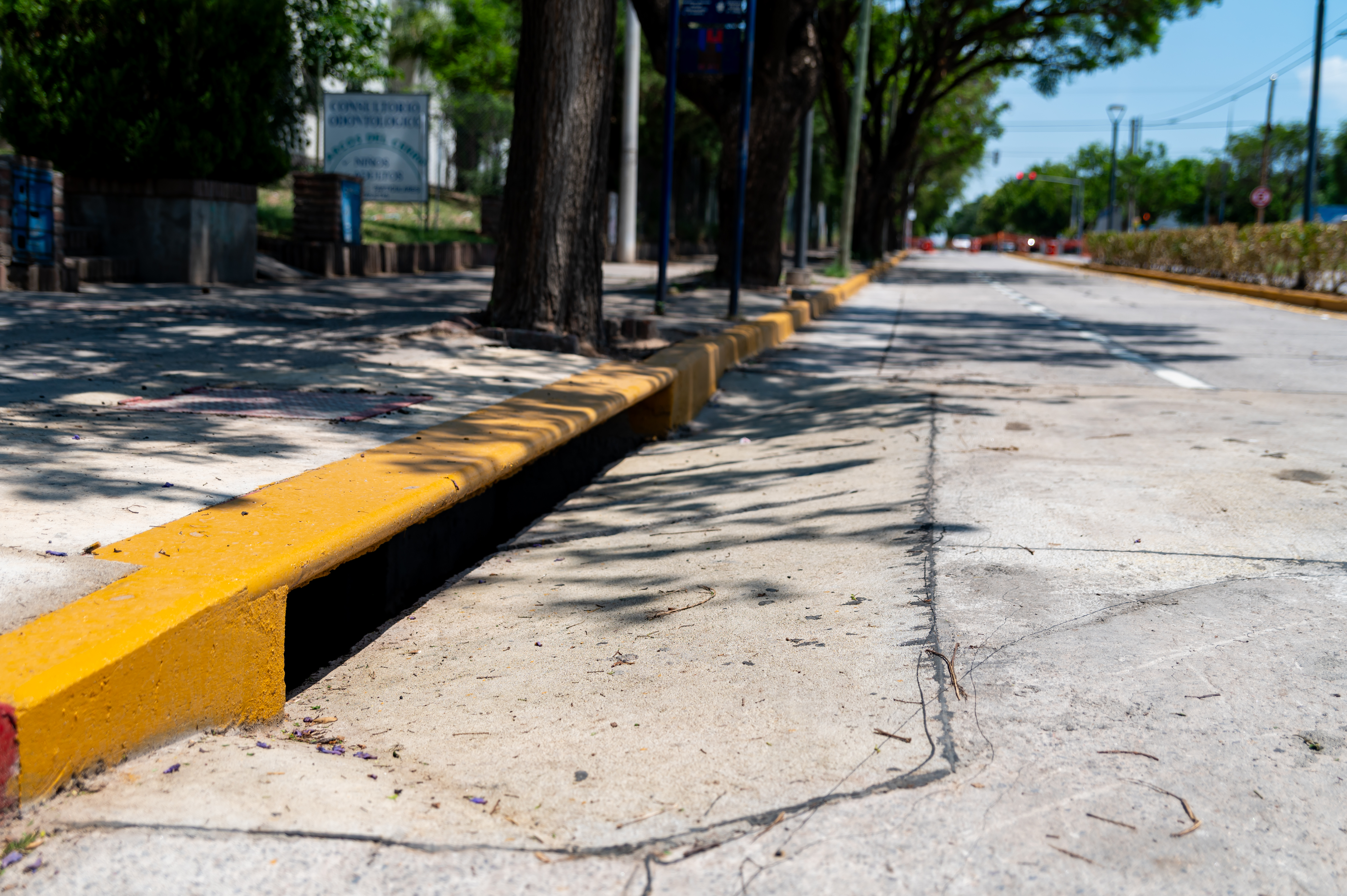 Infraestructura hidráulica. Detalle de uno de los 38 nuevos sumideros construidos para captar las escorrentías superficiales y derivarlas al conducto subterráneo. (Foto: Prensa Municipalidad de Córdoba)