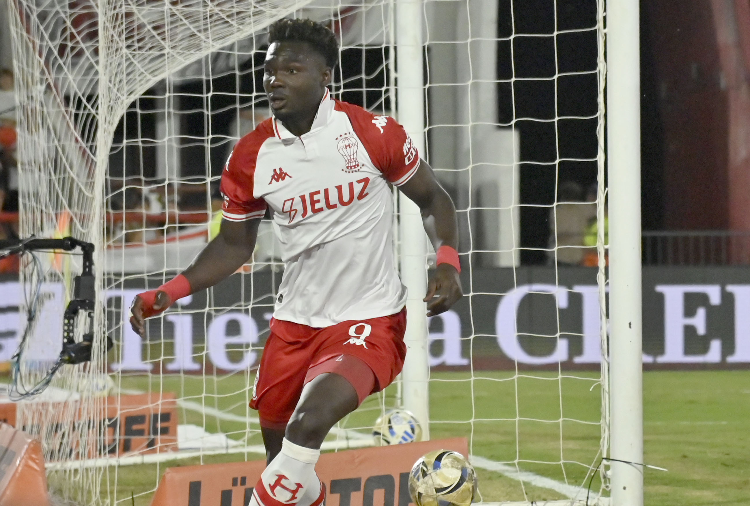 Jordy Caicedo marcó para el Globo. Huracán vs San Lorenzo. (FOTOBAIRES)