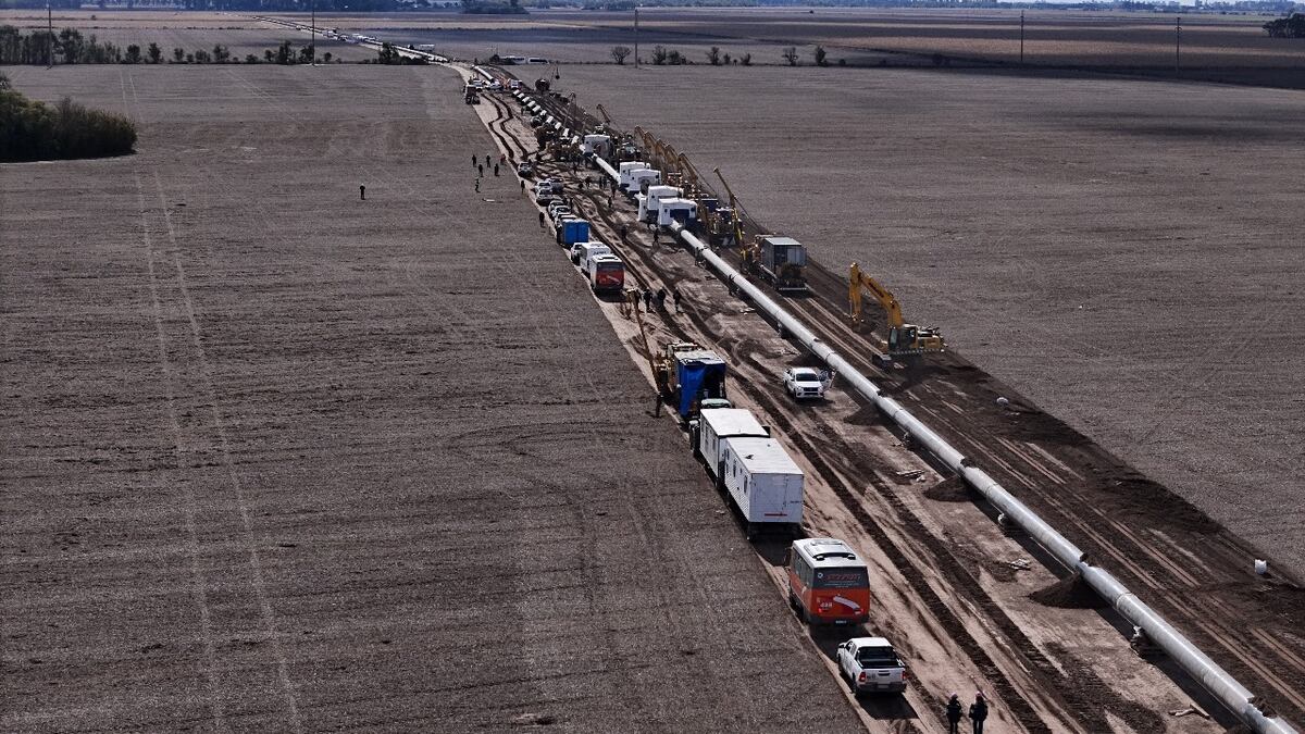 La etapa de soldadura finalizó en la localidad de Arroyo Cabral.