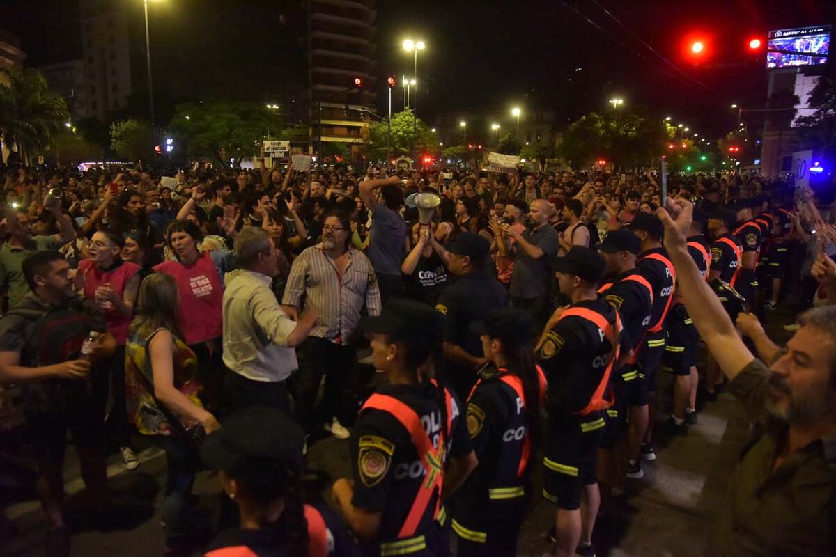 cacerolazo en patio olmos