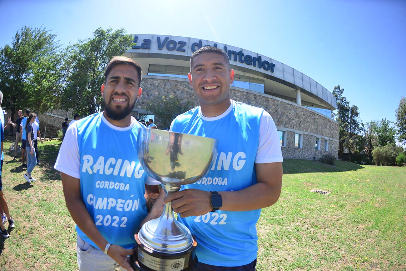 Brindis de Racing campéon en La Voz del Interior. (José Gabriel Hernández / La Voz)