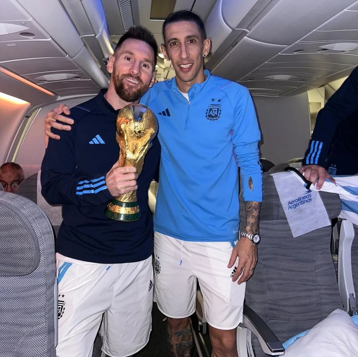 Messi, la copa Di María: ¡para un cuadro!