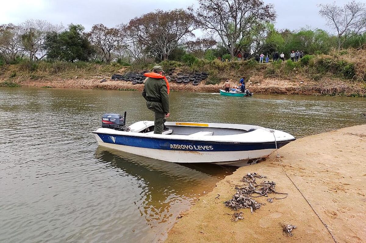 Un tío denunció que los dos hermanitos desaparecieron tras caer al agua. (El Litoral)