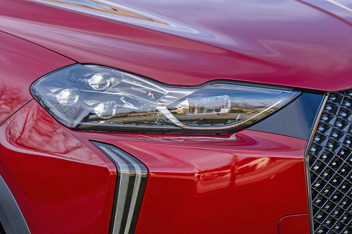Cuenta con faros con tecnología DS Matrix led visión.