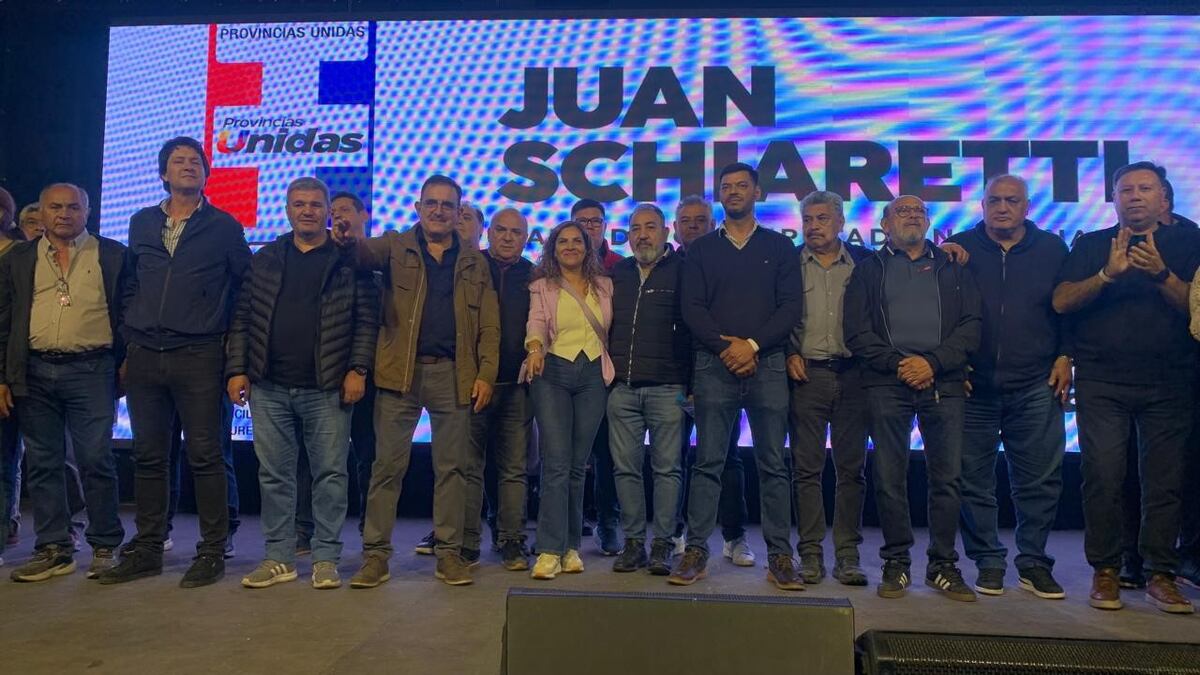 Respaldo. Referentes de los principales gremios de Córdoba respaldaron la lista de Provincias Unidas que encabeza Juan Schiaretti, en el Día de la Lealtad peronista.
