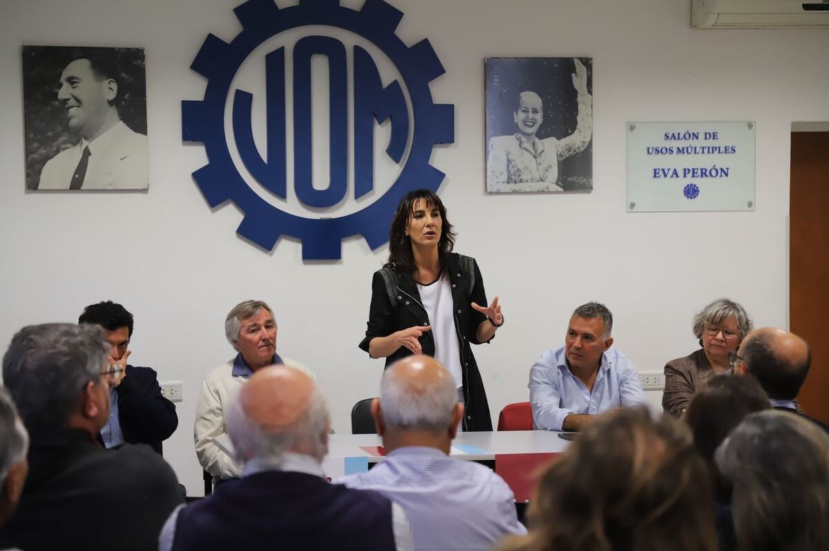 En campaña. En Río Cuarto, Natalia de la Sota encabezó un encuentro en la sede del gremio de la UOM de esa ciudad. La diputada cuestionó al Gobierno nacional.