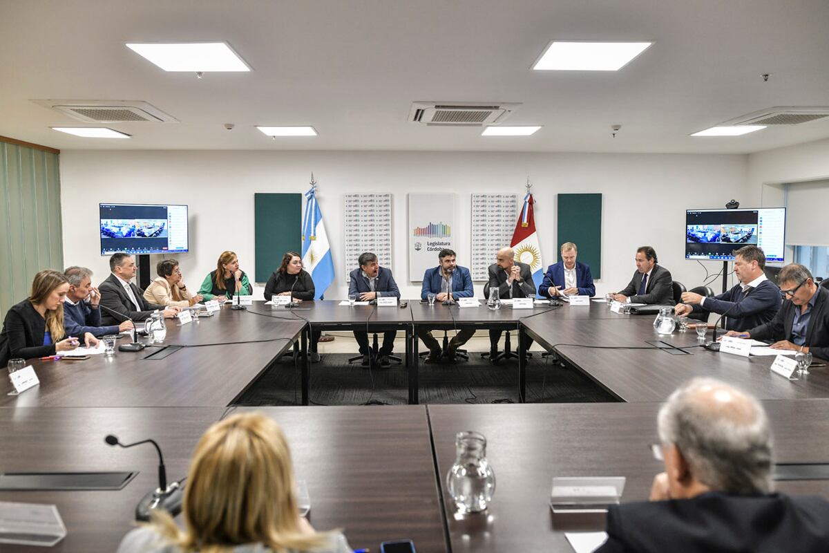 Autoridades de la obra social provincial Apross respondieron pedidos de informes en la Unicameral. (Prensa Legislatura de Córdoba)