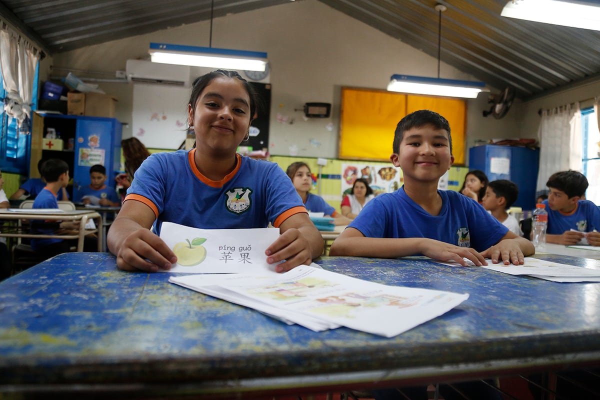 Los estudiantes esperan ansiosos la clase. (Jorge Peñaranda / La Voz)