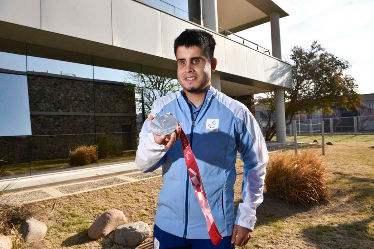 Segunda participación paralímpica y segunda medalla para Nicolás Véliz, que en Río 2019 se colgó la de bronce. (Facundo Luque / La Voz)