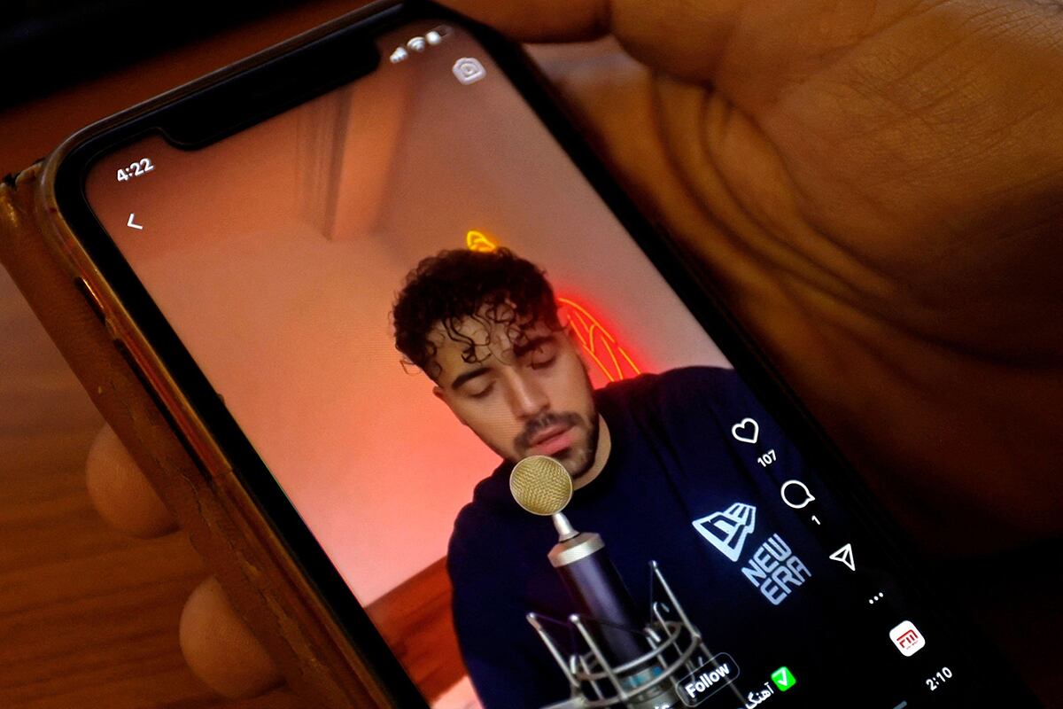 Shervin Hajipour, quien ganó el primer premio GRAMMY a la Mejor Canción para el Cambio Social. (Grammy.com)