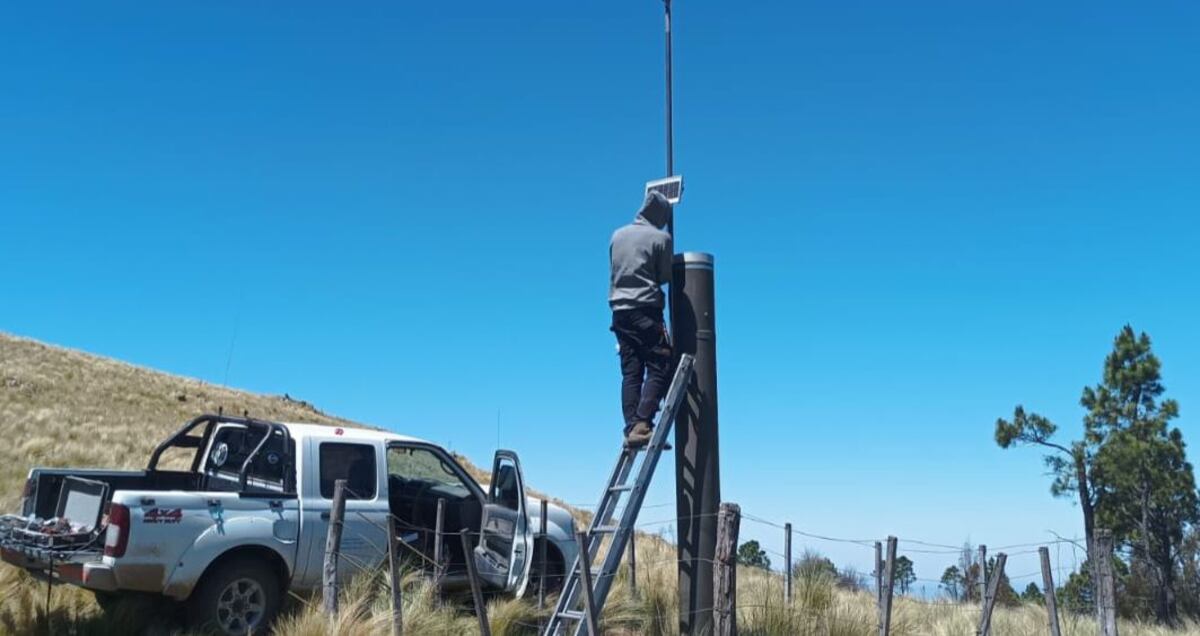 Córdoba refuerza su red de alerta temprana con nueva tecnología para medir crecidas en ríos serranos. (Provincia)