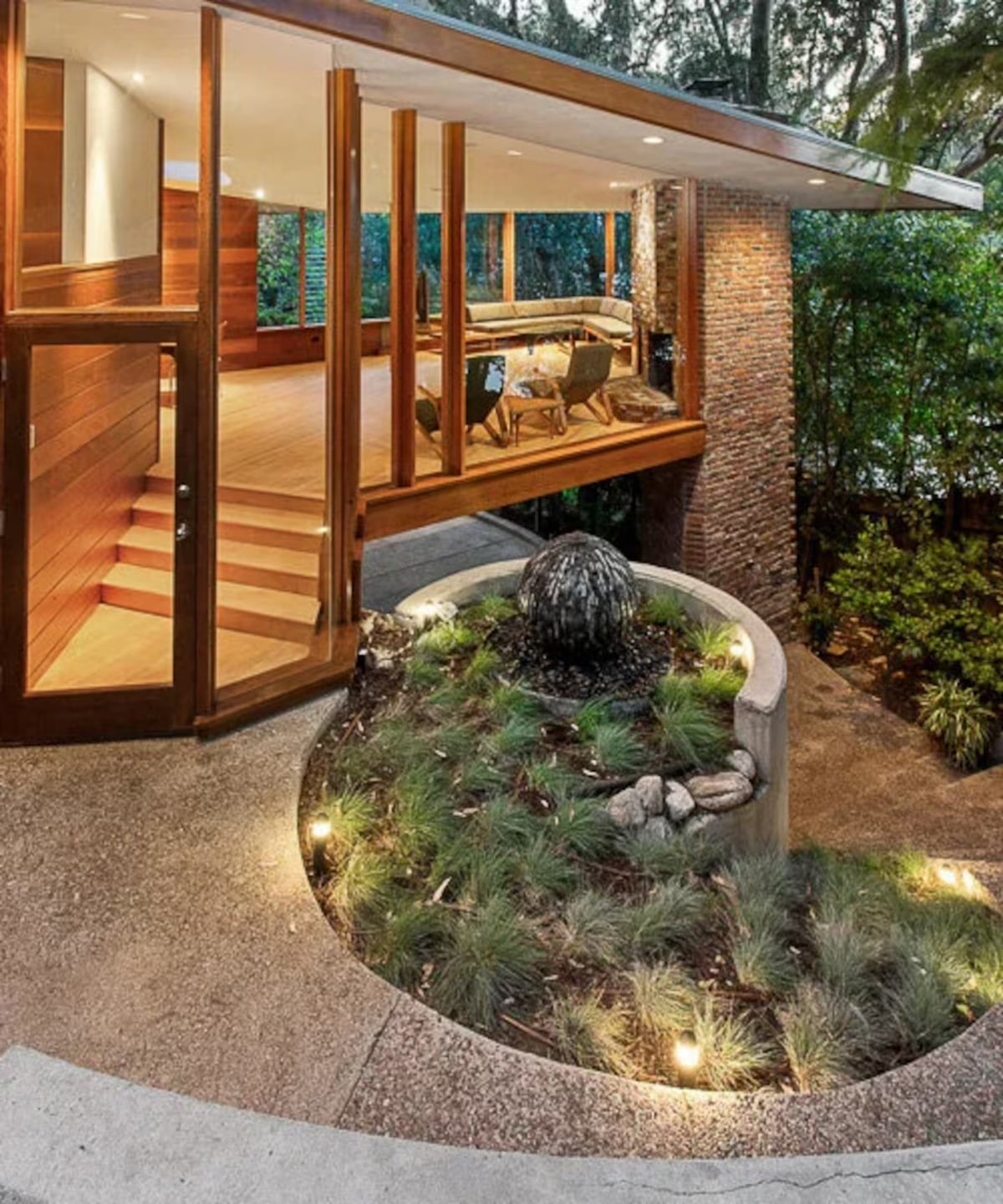 Una joya modernista entre colinas y vidrio: así es la casa histórica donde vive Dua Lipa en Los Ángeles