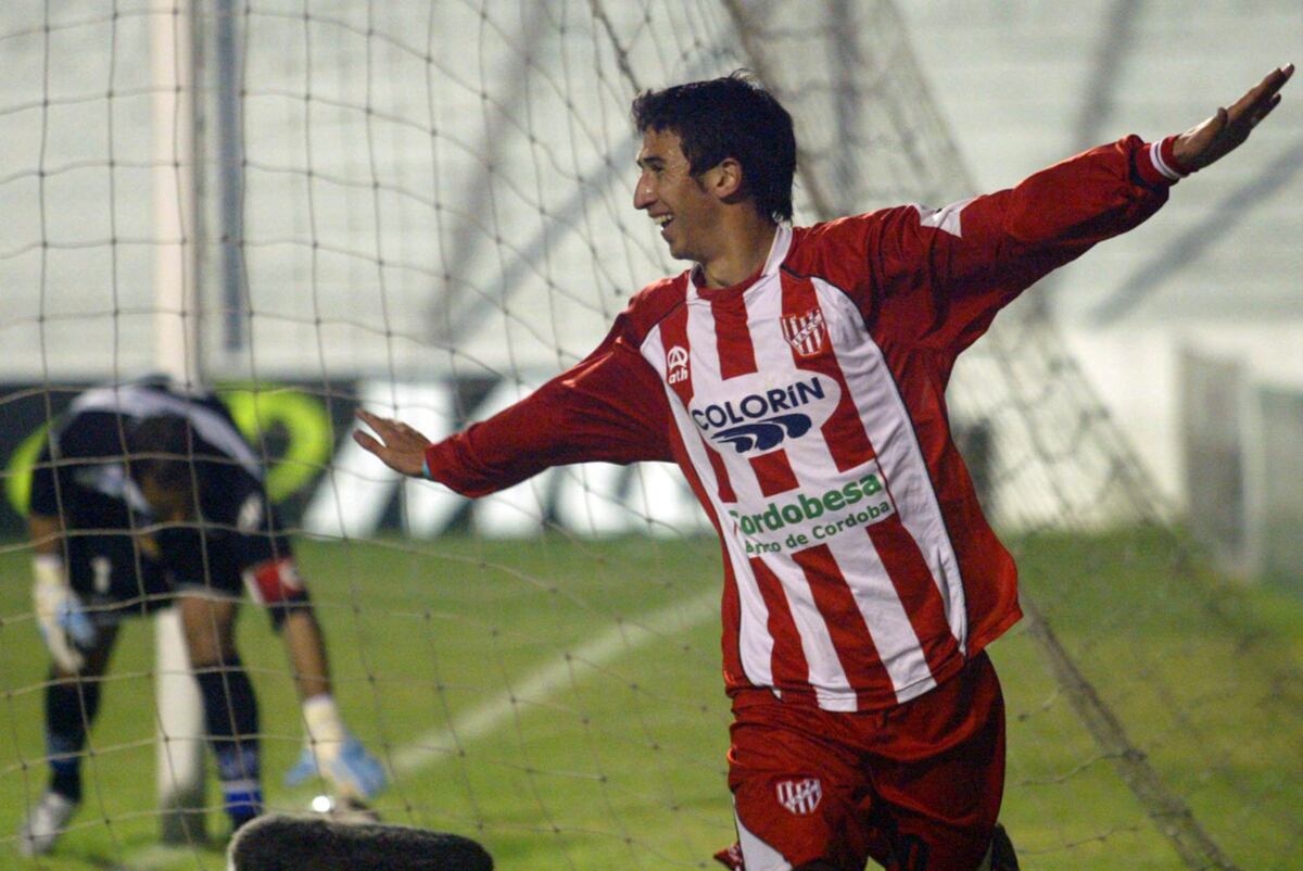 Castro dejó un grato recuerdo en la memoria de los hinchas de Instituto, club al que nunca pudo volver. (Foto: Archivo / La Voz)