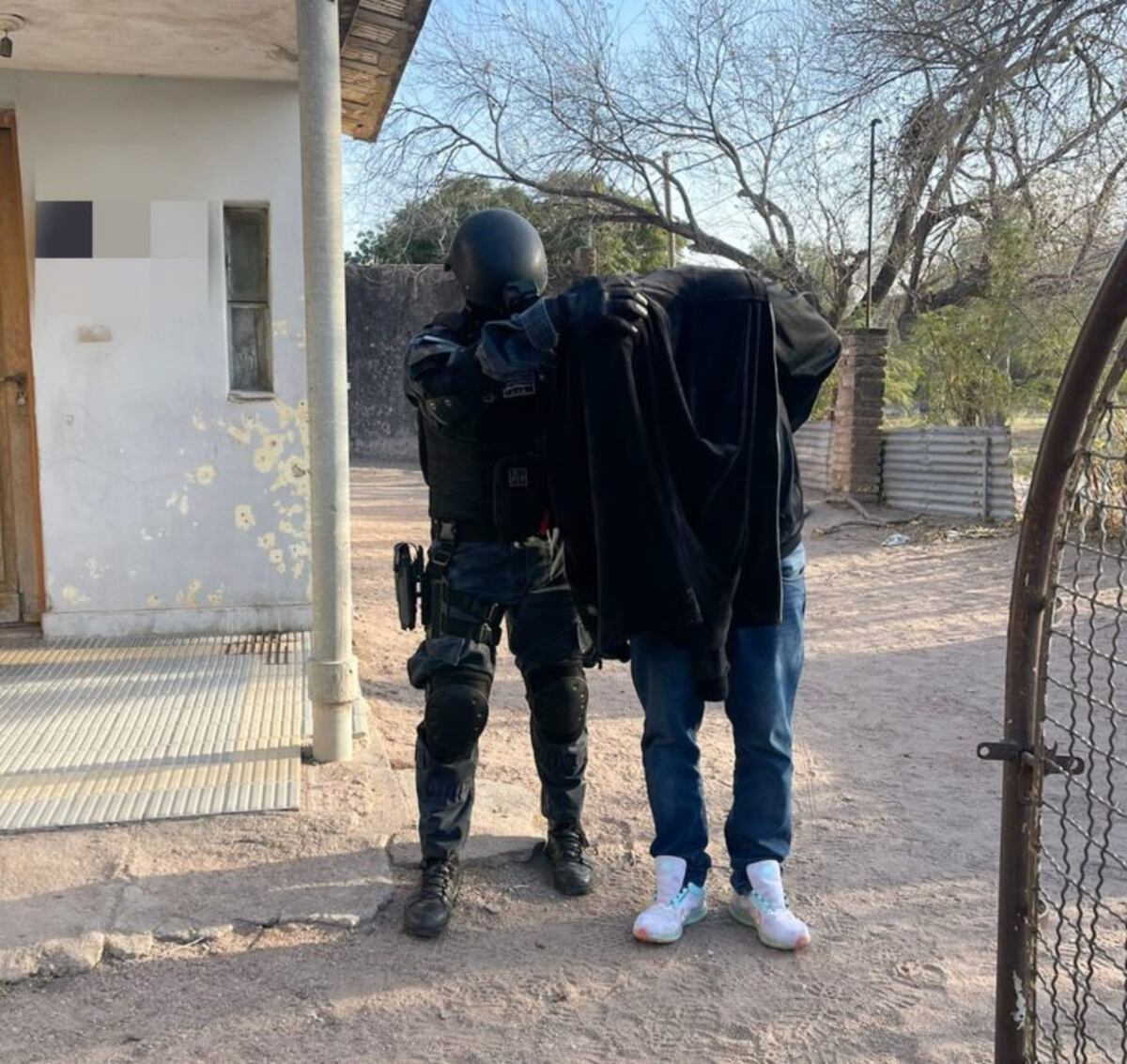 Vendían droga en inmediaciones de dos escuelas y fueron detenidos. (Gentileza)