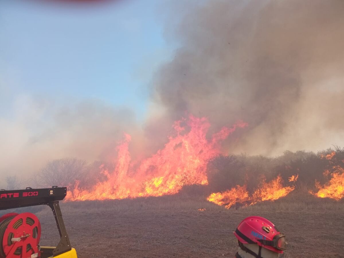 Los incendios de Unquillo fueron contenidos (Bomberos de Río Ceballos)