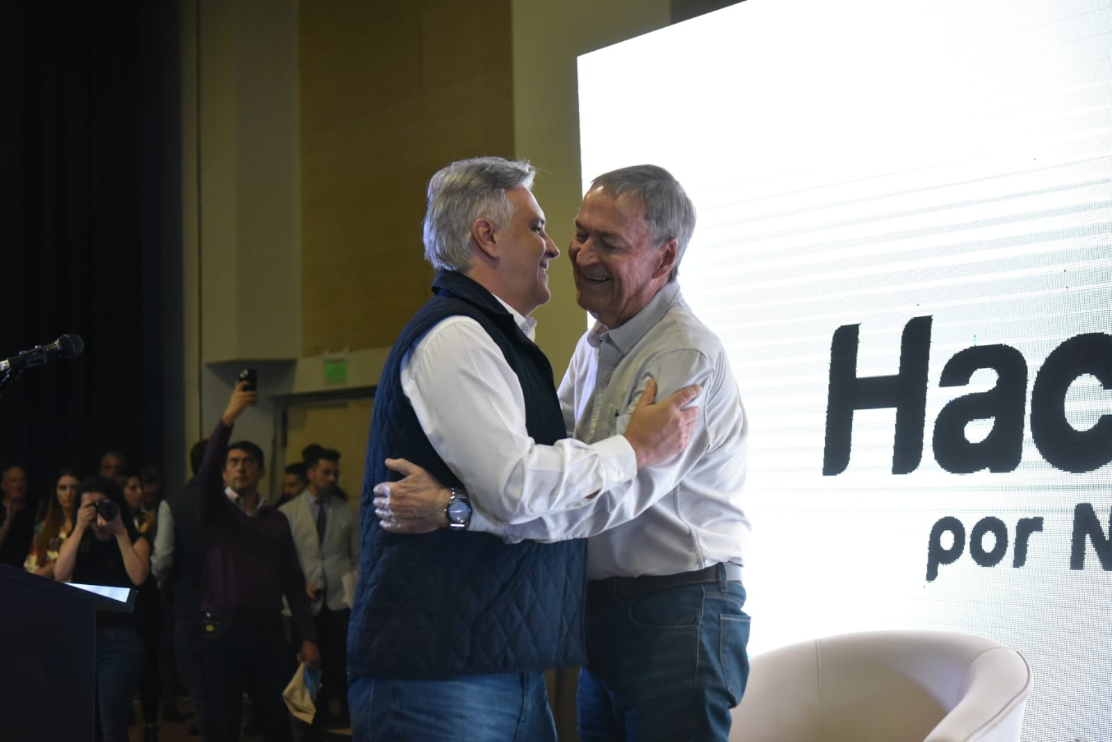 Schiaretti y Llaryora van por el objetivo de dos diputados en este turno electoral. (Facundo Luque / La Voz)