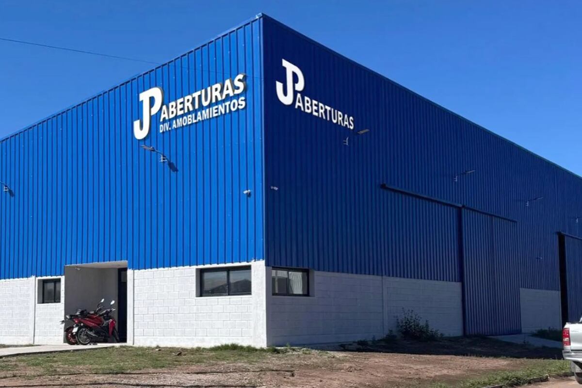 La empresa JP Aberturas se incorporó al ecosistema productivo del parque de Villa María.
