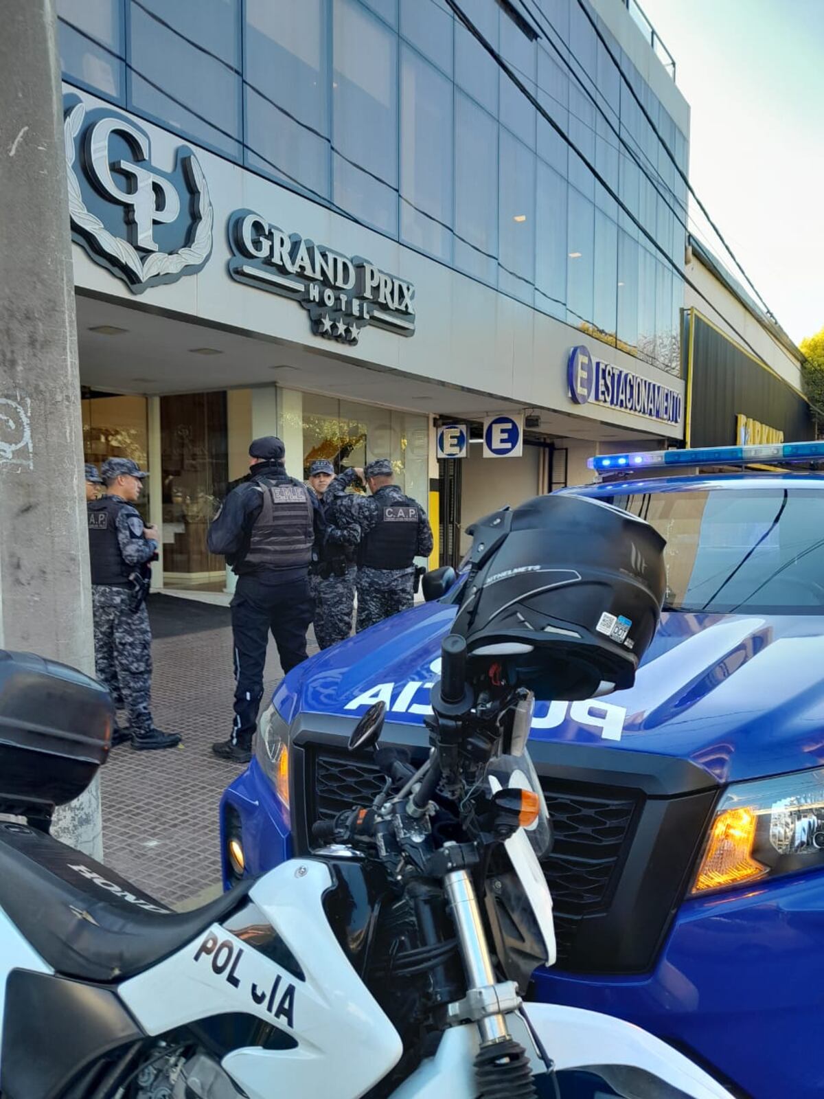 El operativo policial en pleno centro.