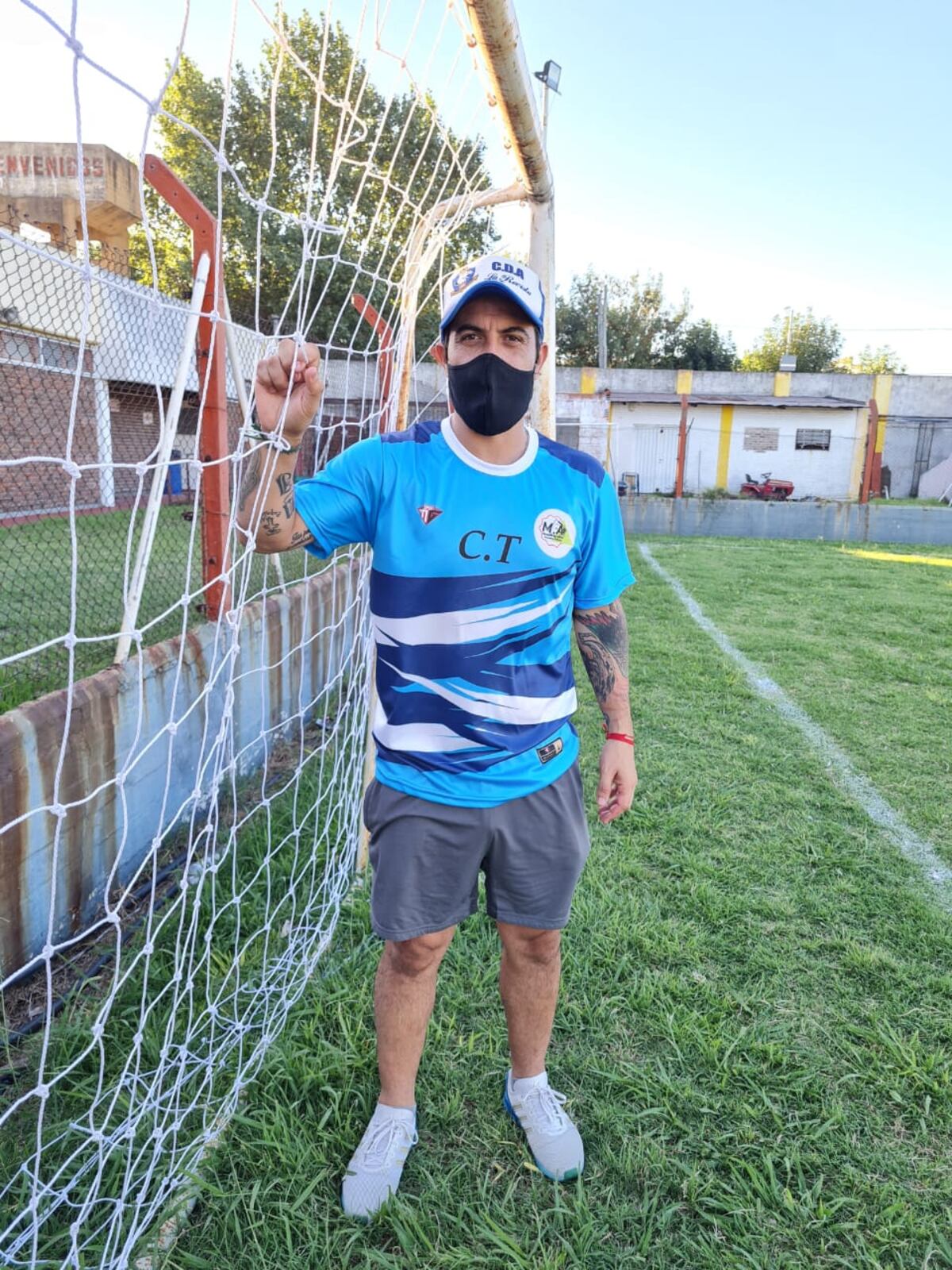 En la actualidad, dando sus primeros pasos como entrenador en una escuela de fútbol. Es su nuevo objetivo: ser DT. (Gentileza Marcos Aguirre).