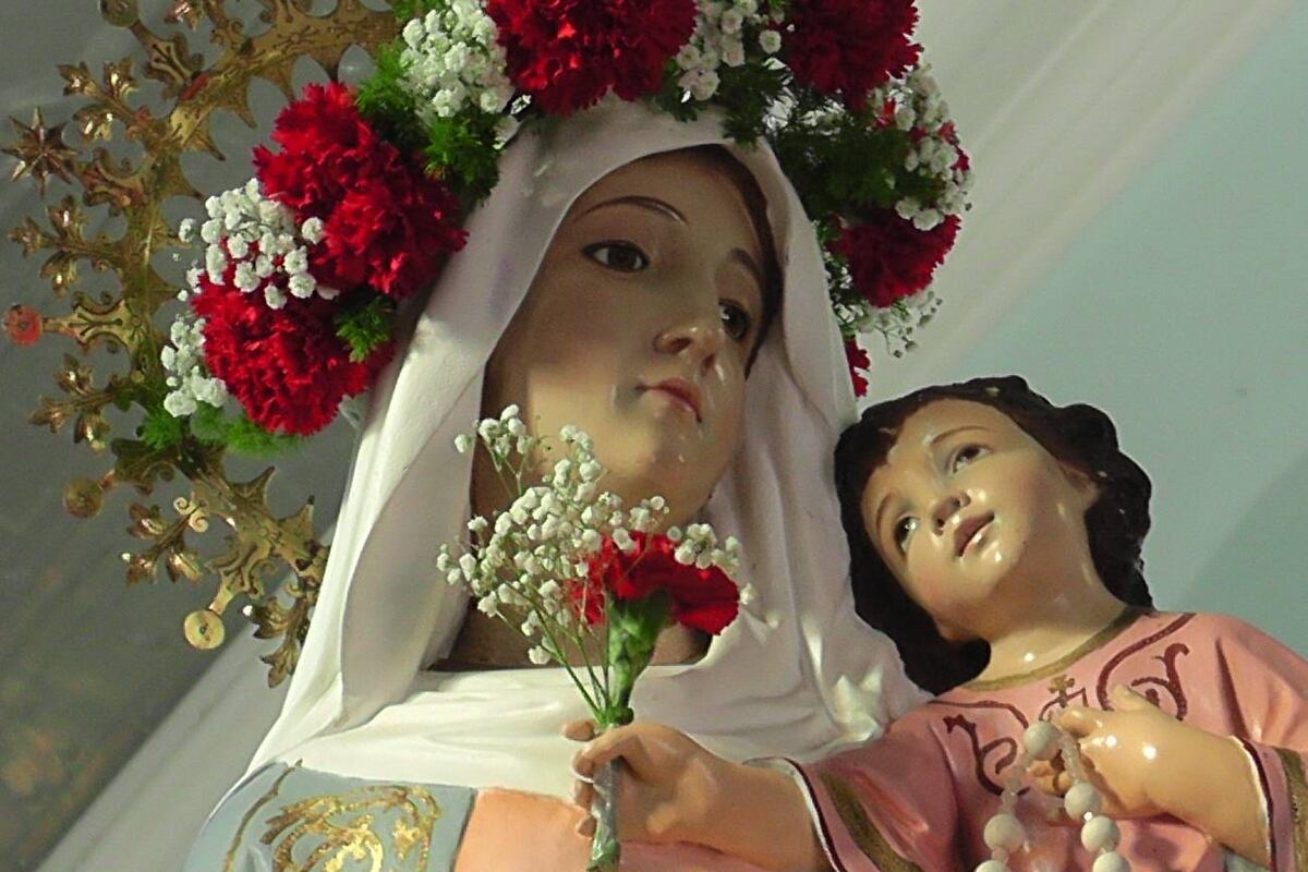Patrona de Las Acequias: Del 28 de septiembre al 7 de octubre se desarrolla la novena en honor a la virgen.