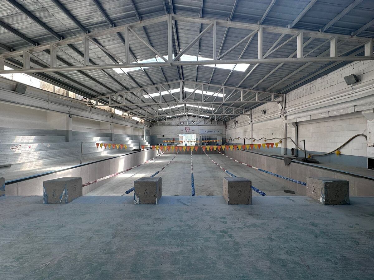 Así lucía en las últimas horas la pileta de Instituto en Alta Córdoba (Foto: Prensa IACC).