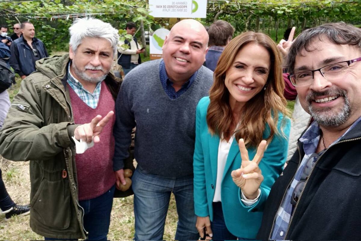 El ministro Julián Domínguez acompañó a la primera candidata del oficialismo, Victoria Tolosa Paz, a una recorrida por el sudeste provincial.