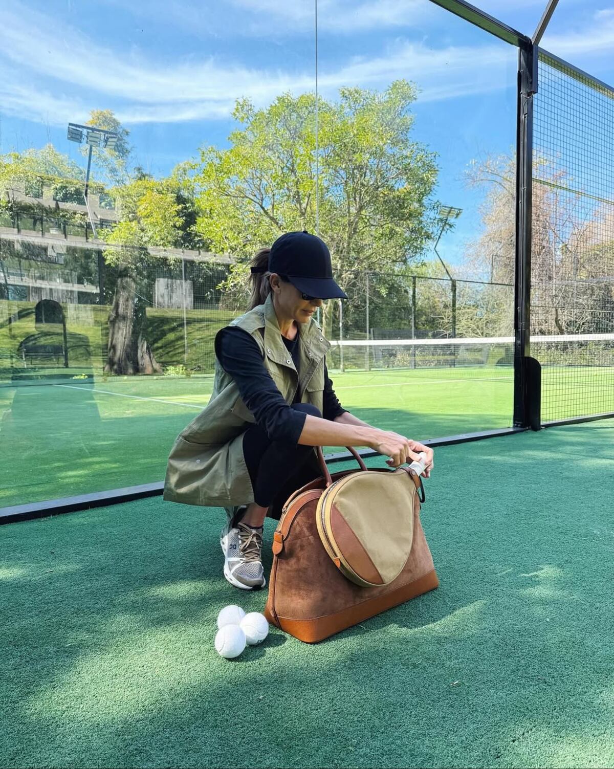 Accesible para pocos: cuánto vale el lujoso bolso de paddle que presumió Juliana Awada