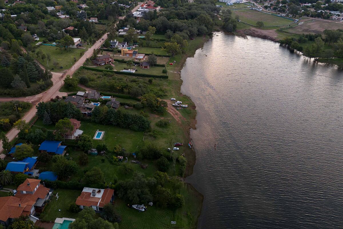 Villa del Dique. El municipio notifica a cada propietario en zonas costeras que revisará si no hay apropiaciones de playas públicas. (La Voz)