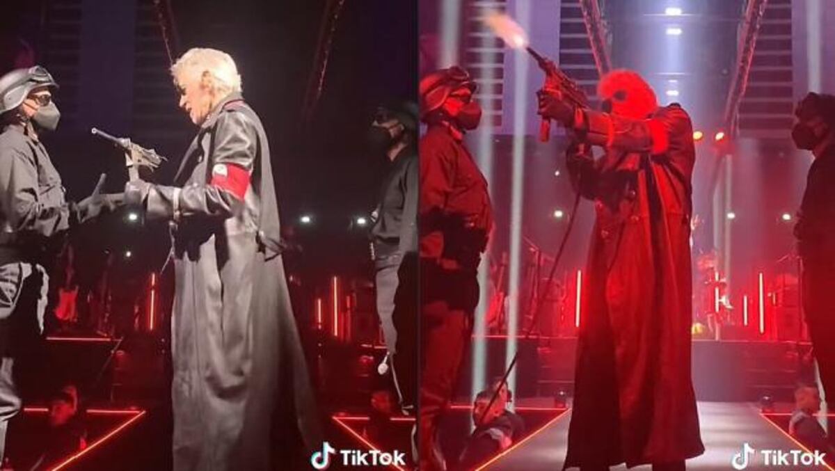 Roger Waters dio un show en Berlín vestido con un disfraz neonazi y una ametralladora.