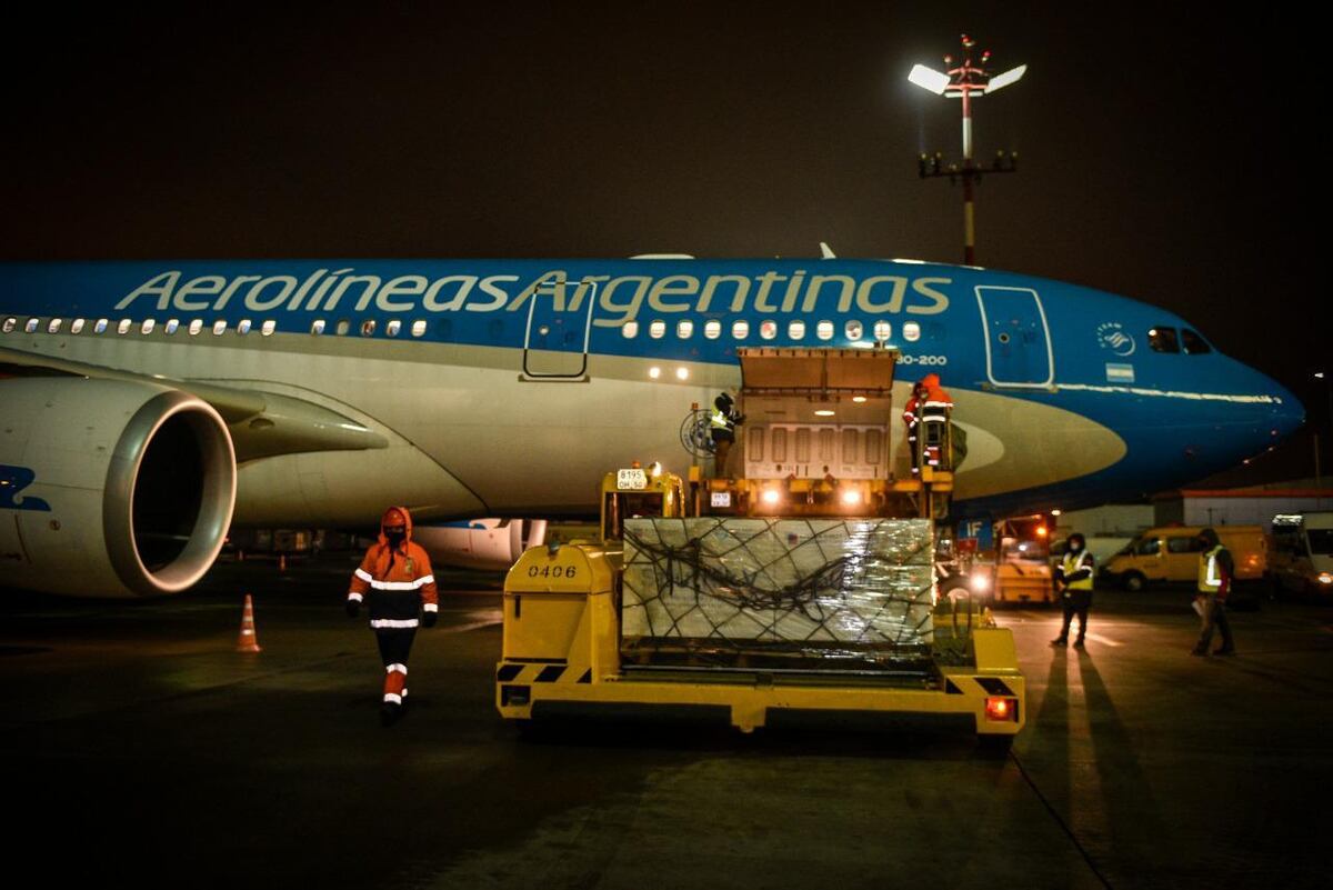Aerolíneas Argentinas traerá más vacunas Sputnik esta semana. Foto: Presidencia de la Nación