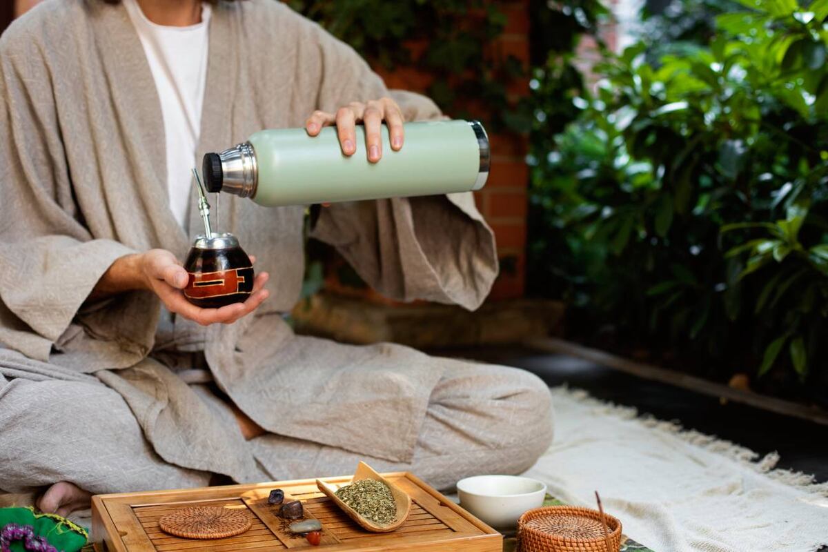 Argentina lanza la primera escuela universitaria dedicada exclusivamente al estudio de la yerba mate. (Freepik)