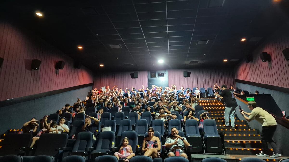 Socias y socios de Talleres accedieron a una experiencia única con Club La Voz. Asistieron a la función de Zootopia 2 en los Cines Dino de Ruta 20. (La Voz)
