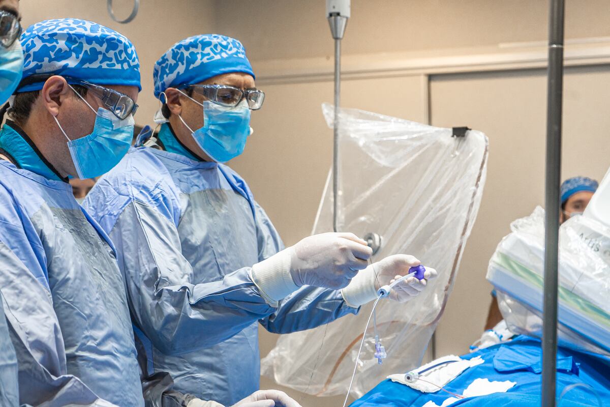 La intervención realizada en Córdoba se transmitió en vivo para el Congreso Americano de Cardiología Intervencionista (Gentileza)