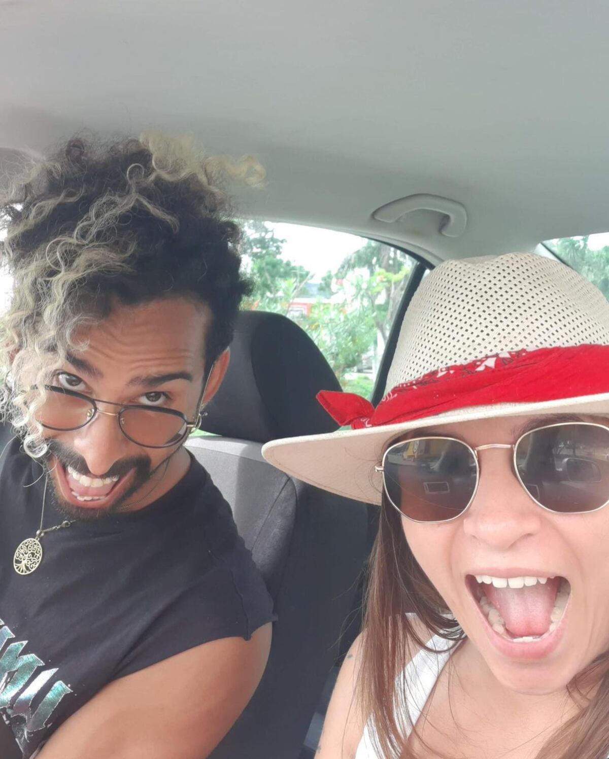 Gabo y su hermana. (Instagram Gabo Usandivaras)