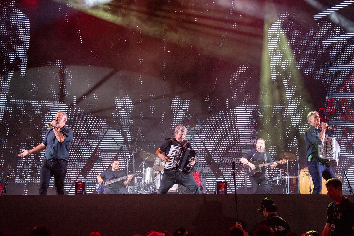 Los Alonsitos celebraron 40 años con la música en Jesús María. (La Voz).